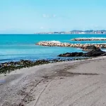 Malibu Dreams 2 Bedroom Apartment *